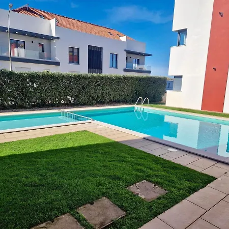 Deep Blue Ac Heating Complex With Pool & Bbq Ferrel (Leiria)