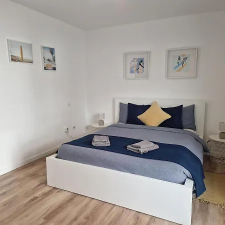 Deep Blue Ac Heating Complex With Pool & Bbq Ferrel (Leiria)