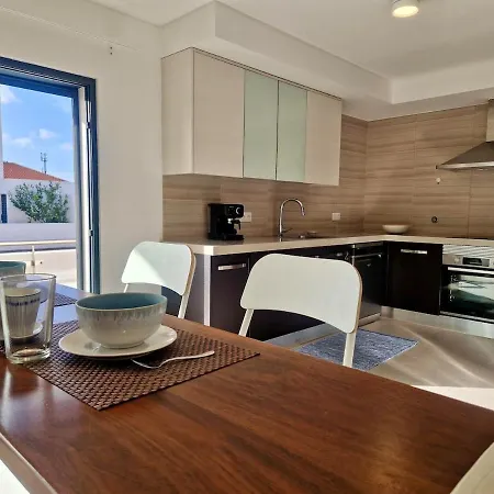 Deep Blue Ac Heating Complex With Pool & Bbq * Ferrel (Leiria)