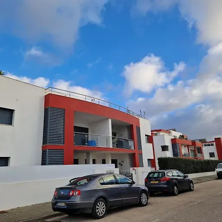 Deep Blue Ac Heating Complex With Pool & Bbq Ferrel (Leiria)