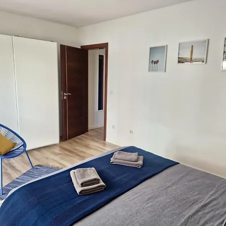 Deep Blue Ac Heating Complex With Pool & Bbq * Ferrel (Leiria)