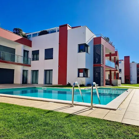 Deep Blue Ac Heating Complex With Pool & Bbq