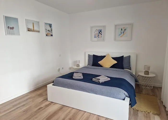 Deep Blue Ac Heating Complex With Pool & Bbq Ferrel (Leiria)