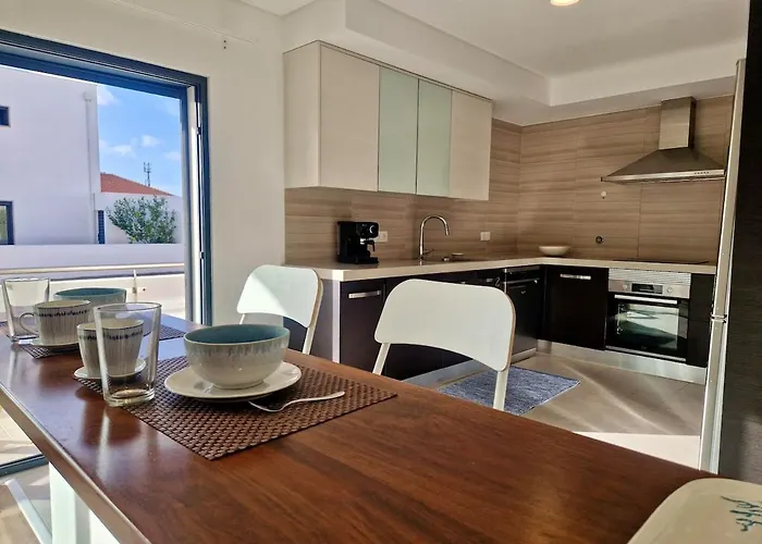 Deep Blue Ac Heating Complex With Pool & Bbq * Ferrel (Leiria)