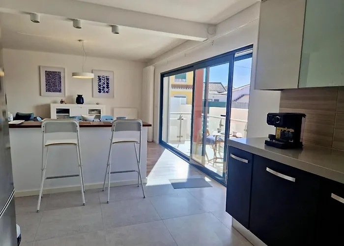 Deep Blue Ac Heating Complex With Pool & Bbq * Ferrel (Leiria)