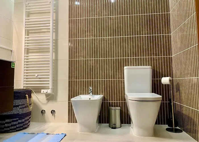 Deep Blue Ac Heating Complex With Pool & Bbq Ferrel (Leiria)