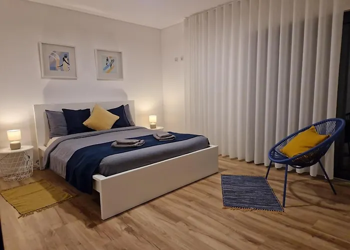 Deep Blue Ac Heating Complex With Pool & Bbq Ferrel (Leiria)