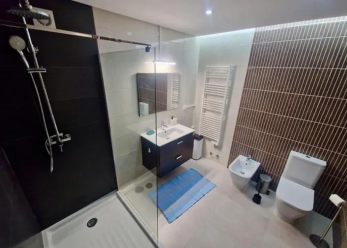 Deep Blue Ac Heating Complex With Pool & Bbq * Ferrel (Leiria)